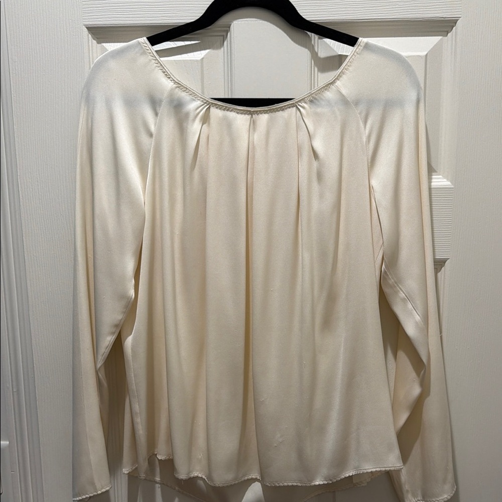 Ellie Tahari Women's Cream Long-Sleeve Silk Pleated Blouse. Sz. S excellent cond